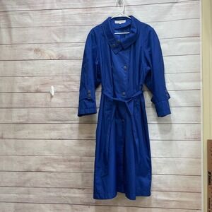 VINTAGE SAXTON HALL TRENCH/‎ RAIN COAT IN GORGEOUS BLUE